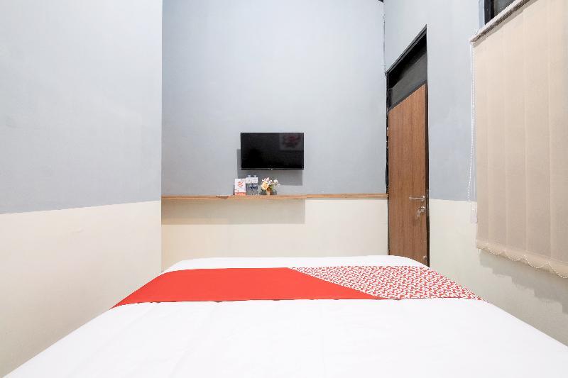 Reddoorz Near Lotte Mart Maguwoharjo Yogyakarta Hotel Exterior photo